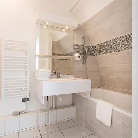 Sejours & Affaires Annecy Le Pont Neuf Aparthotel Cran-Gevrier Exterior photo