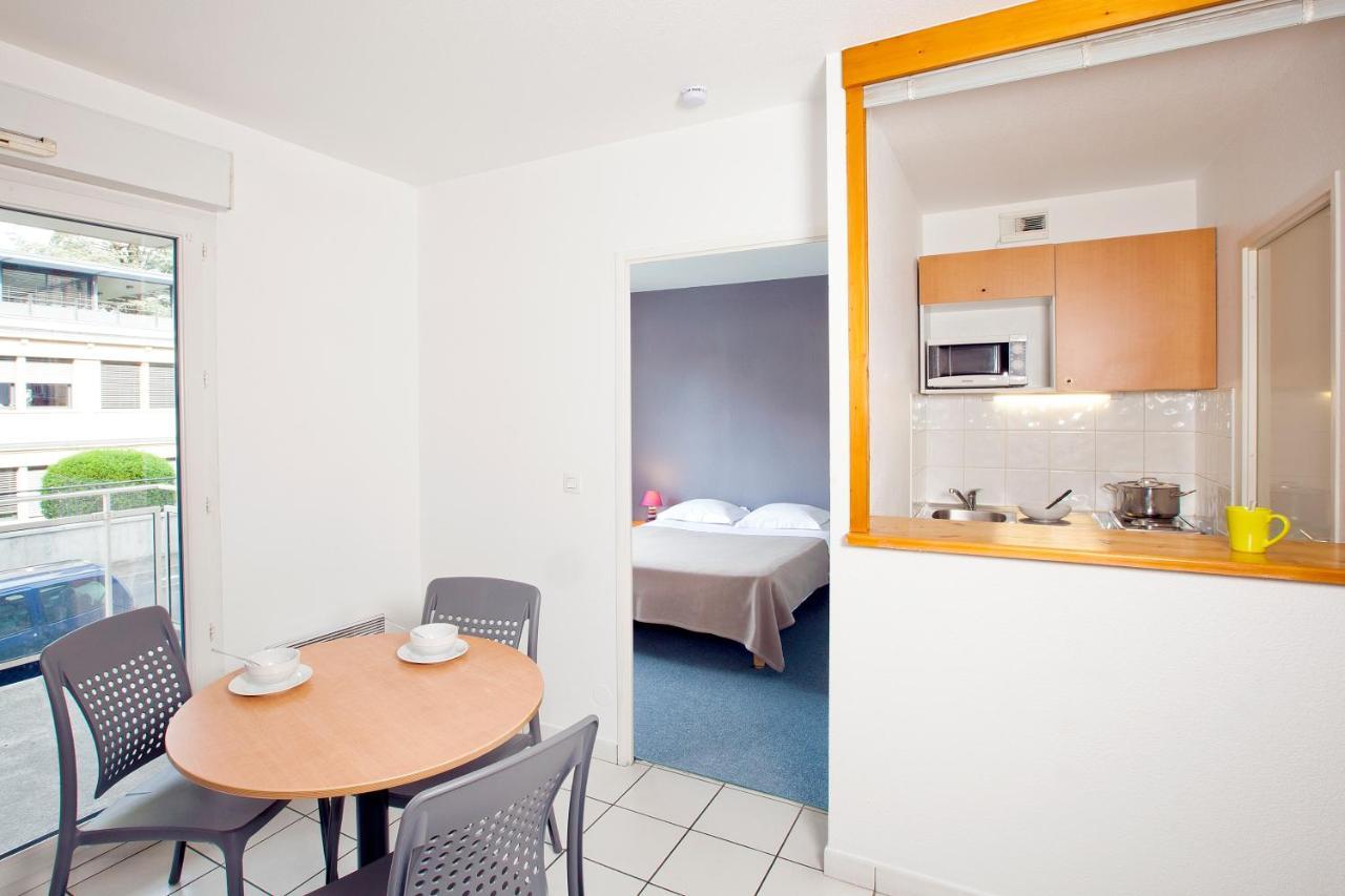 Sejours & Affaires Annecy Le Pont Neuf Aparthotel 2*
