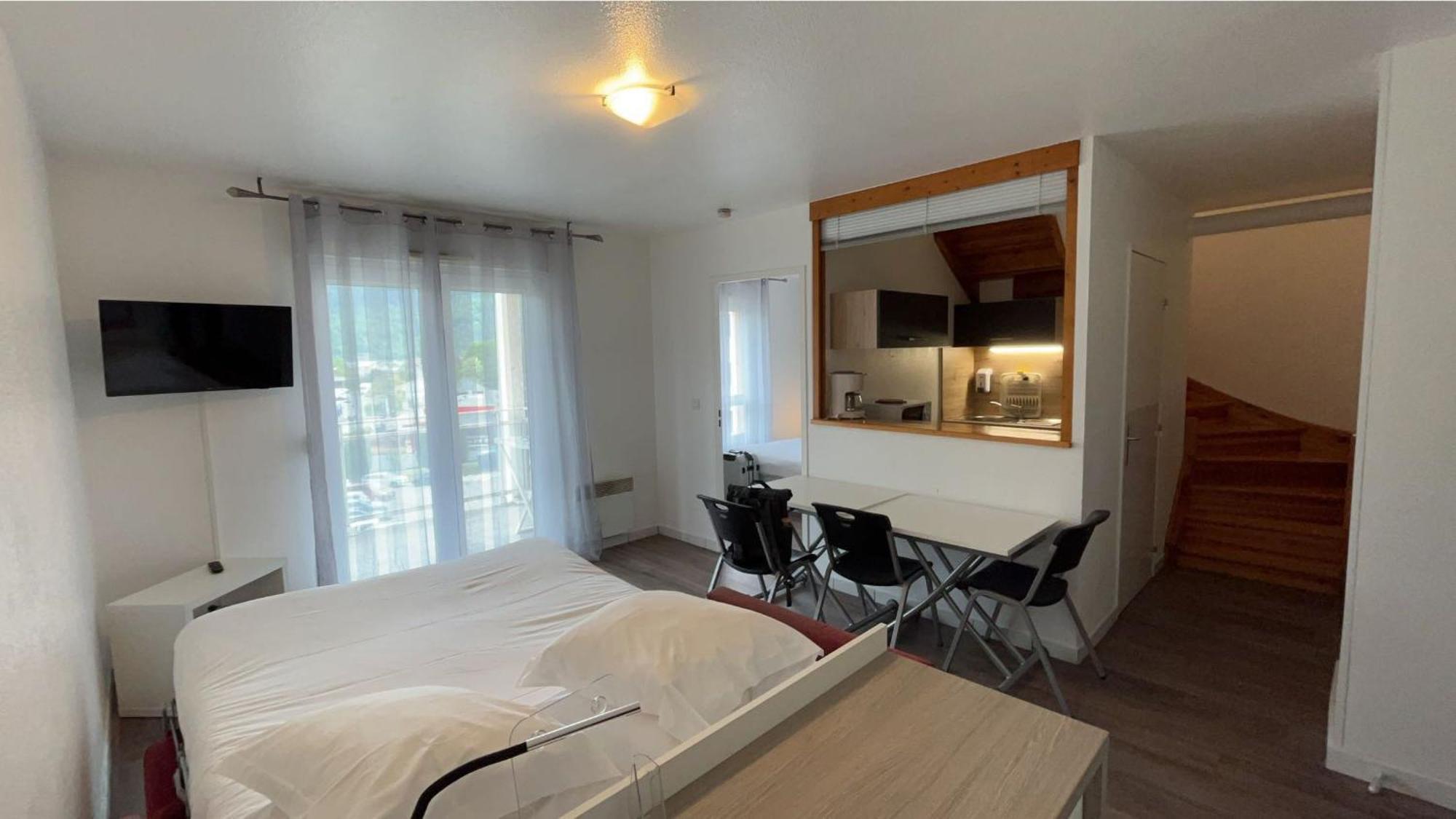 Aparthotel Sejours & Affaires Annecy Le Pont Neuf Cran-Gevrier
