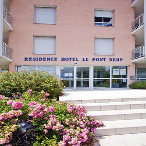 Aparthotel Sejours & Affaires Annecy Le Pont Neuf