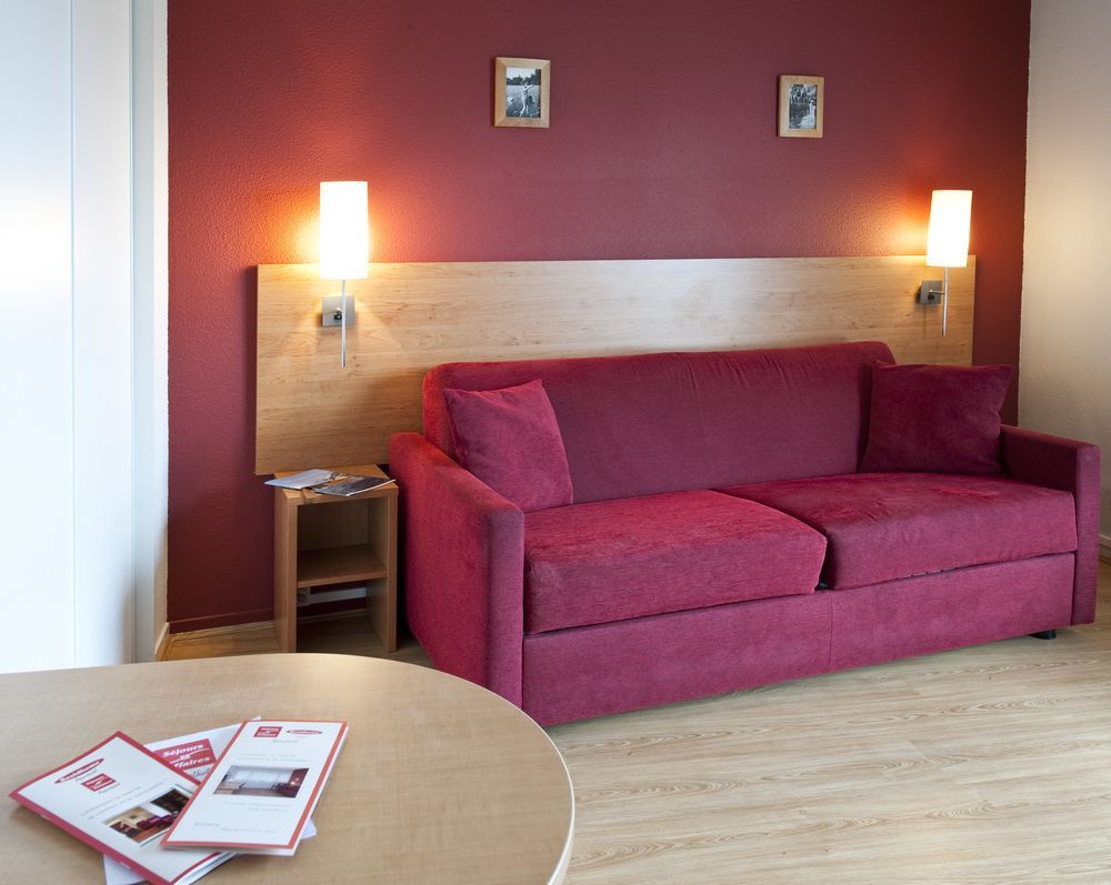Aparthotel Sejours & Affaires Annecy Le Pont Neuf 2*