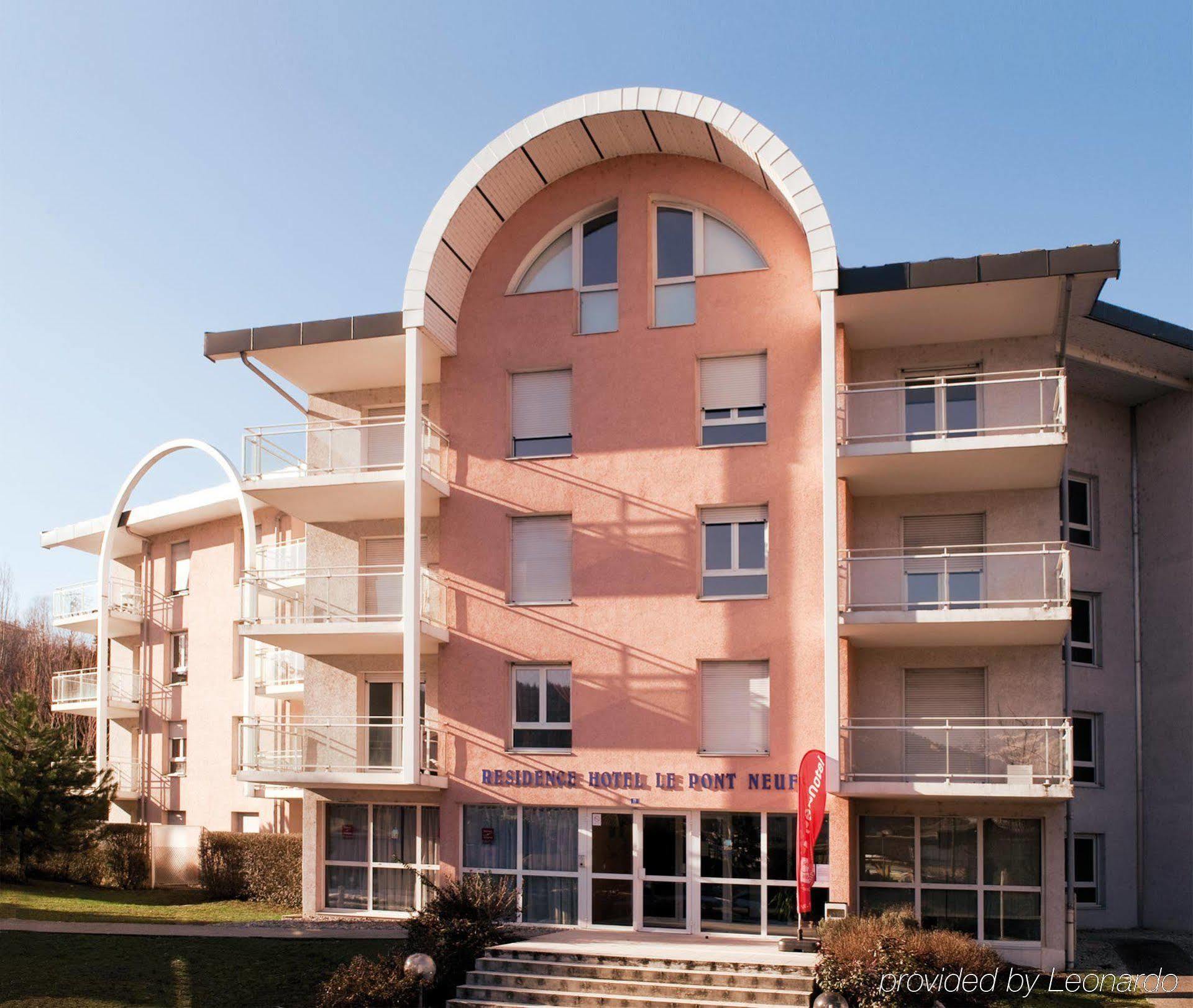 Séjours&affaires Annecy Le Pont Neuf Apartahotel
