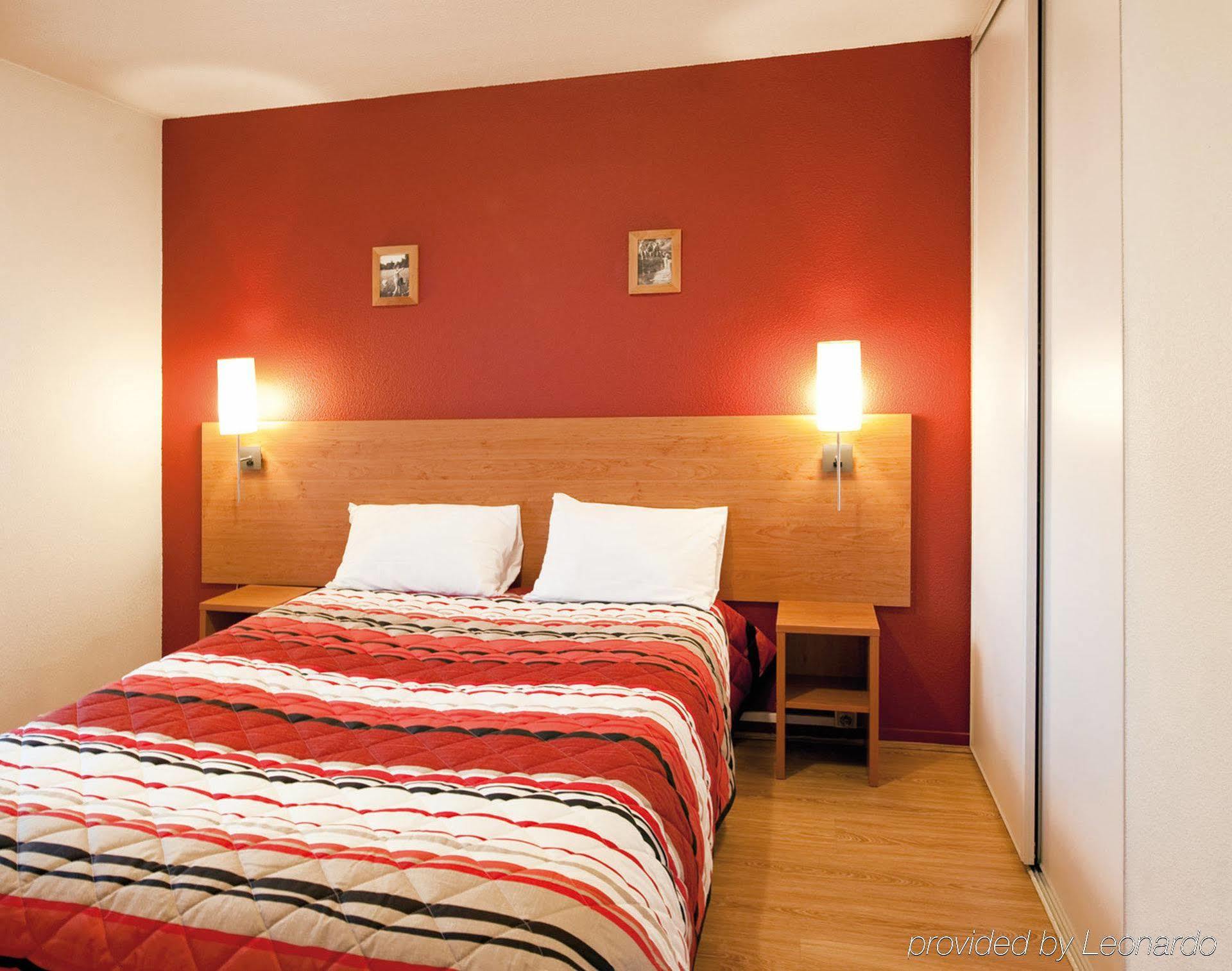 Sejours & Affaires Annecy Le Pont Neuf Aparthotel 2*
