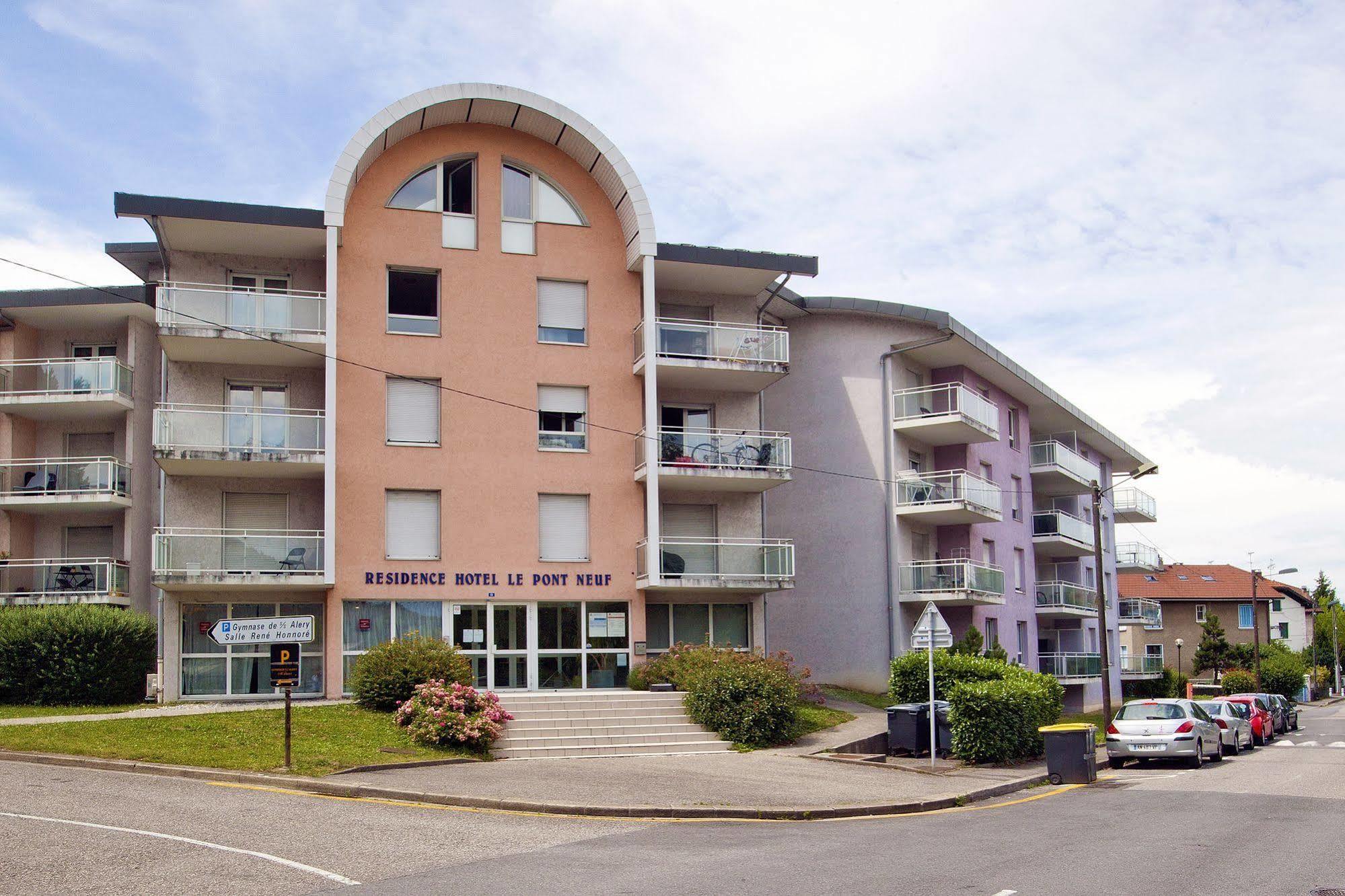Sejours & Affaires Annecy Le Pont Neuf Aparthotel 2*