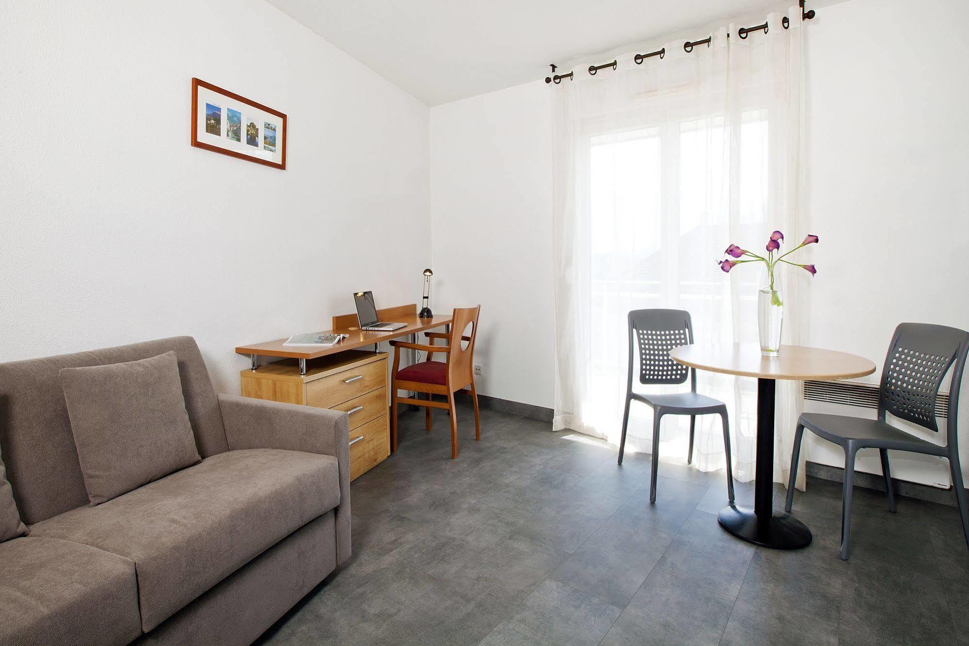 Sejours & Affaires Annecy Le Pont Neuf Aparthotel Cran-Gevrier